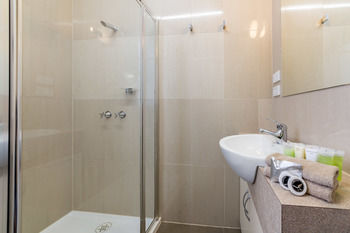Best Western Melbourne's Princes Park Motor Inn - New Castle Holiday 43