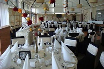 Caves Beachside Hotel - New Castle Holiday 3