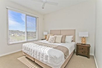 Caves Beachside Hotel - New Castle Holiday 22