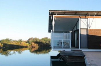 Caves Beachside Hotel - New Castle Holiday 25