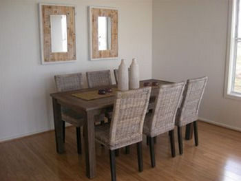 Caves Beachside Hotel - New Castle Holiday 36