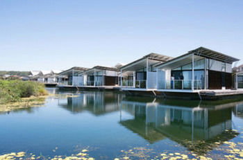 Caves Beachside Hotel - New Castle Holiday 55