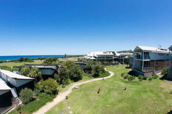 Caves Beachside Hotel - New Castle Holiday 56