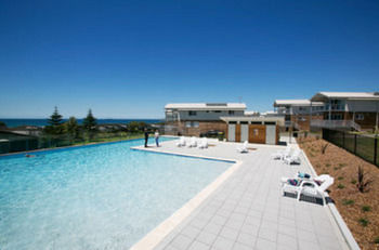 Caves Beachside Hotel - New Castle Holiday 57