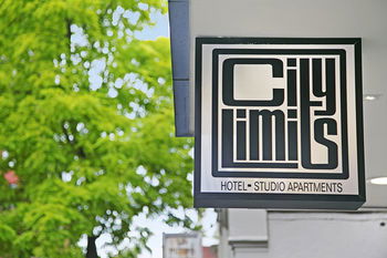 City Limits Hotel - New Castle Holiday 0