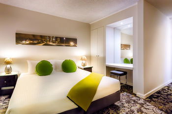 City Limits Hotel - New Castle Holiday 6