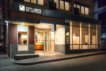 City Limits Hotel - New Castle Holiday 20