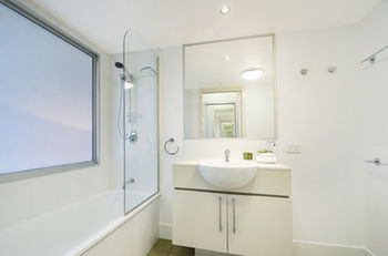 Horton Apartments - New Castle Holiday 4