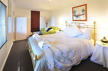 Holly Lodge - New Castle Holiday 32