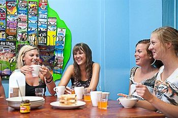 Funk House Backpackers - New Castle Holiday 0
