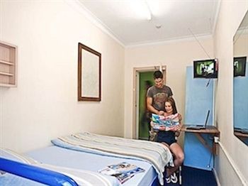 Funk House Backpackers - New Castle Holiday 4