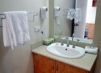 Glen Inn - New Castle Holiday 4