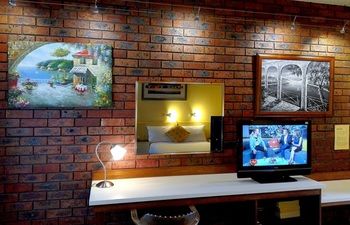 Glen Inn - New Castle Holiday 16