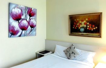 Glen Inn - New Castle Holiday 18