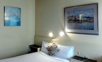 Glen Inn - New Castle Holiday 20