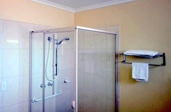 Glen Inn - New Castle Holiday 28