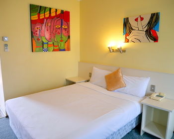 Glen Inn - New Castle Holiday 29