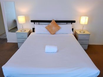 Glen Inn - New Castle Holiday 35