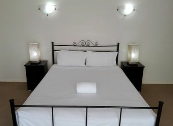 Glen Inn - New Castle Holiday 38