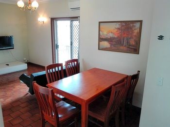 Glen Inn - New Castle Holiday 47