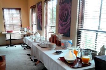 Glen Inn - New Castle Holiday 51