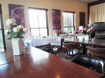 Glen Inn - New Castle Holiday 57