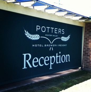 Potters Hotel Brewery Resort - New Castle Holiday 13