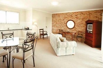Potters Hotel Brewery Resort - New Castle Holiday 46