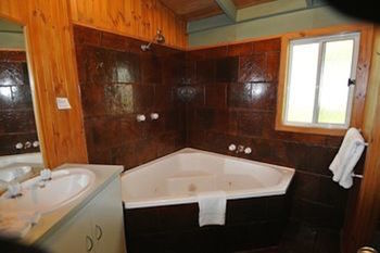Kondalilla Eco Resort - New Castle Holiday 16