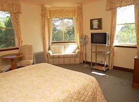 La Maison Boutique - New Castle Holiday 8