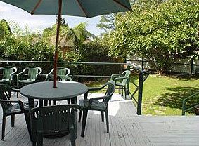 La Maison Boutique - New Castle Holiday 9