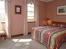 La Maison Boutique - New Castle Holiday 10