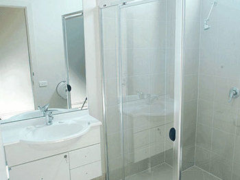 Cambridge Lodge - Hostel/Backpacker - New Castle Holiday 25