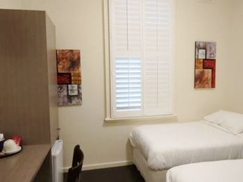 Naughtons Parkville Hotel - New Castle Holiday 5