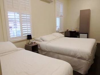 Naughtons Parkville Hotel - New Castle Holiday 9