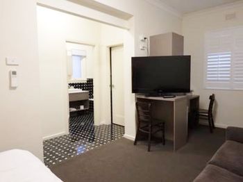 Naughtons Parkville Hotel - New Castle Holiday 32