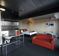St Kilda Beach House  Hotel Barkly - Hostel - New Castle Holiday