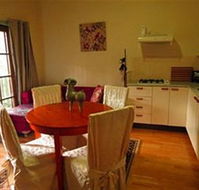 Barrington Wilderness Cedar Lodge Accommodation - New Castle Holiday