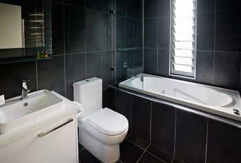 Crown On Darby - New Castle Holiday 7