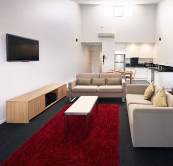 Crown On Darby - New Castle Holiday 15