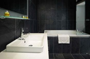 Crown On Darby - New Castle Holiday 21