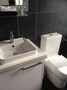 Crown On Darby - New Castle Holiday 22