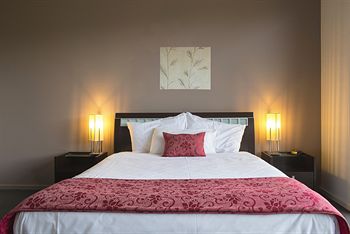 De'Vine Escape - New Castle Holiday 8
