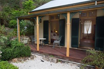 Tizzana Winery Bed & Breakfast - New Castle Holiday 3