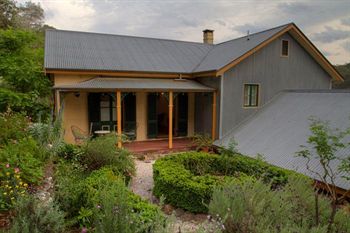 Tizzana Winery Bed & Breakfast - New Castle Holiday 6
