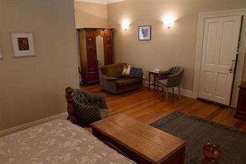 Tizzana Winery Bed & Breakfast - New Castle Holiday 10