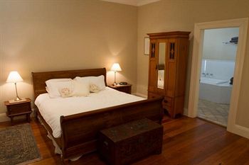 Tizzana Winery Bed & Breakfast - New Castle Holiday 11