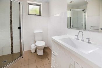Bluegum Apartments - New Castle Holiday 5