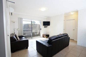 Bluegum Apartments - New Castle Holiday 17