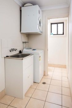 Bluegum Apartments - New Castle Holiday 19